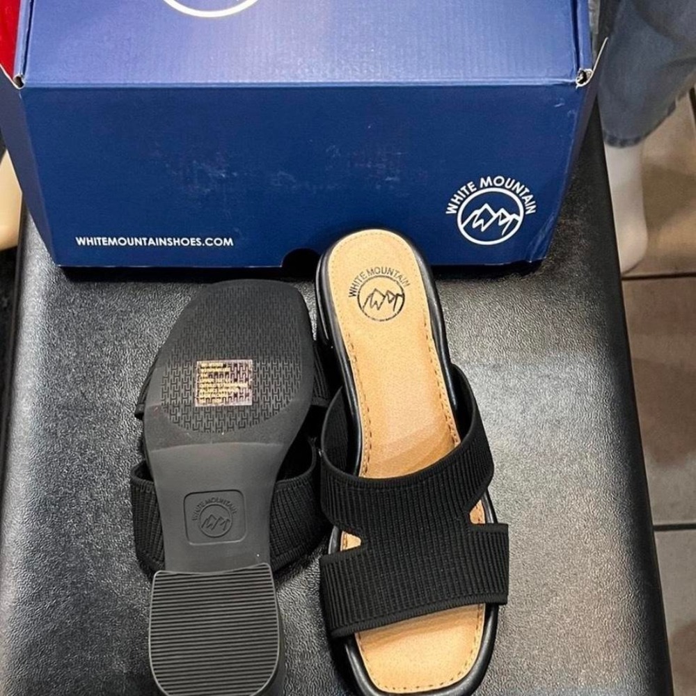 White Mountain Sandals - Picture 4 of 4